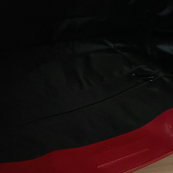 ARBONNE patent type vinyl photo bag red NWOT - Picture 5 of 7